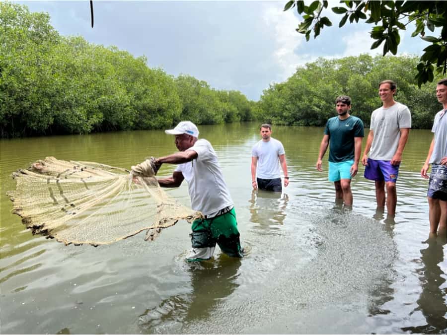 Cartagena Fishing, Crabbing, Birdwatching Experience + Lunch - Lunch by the water: fish or chicken with the sides that make it real