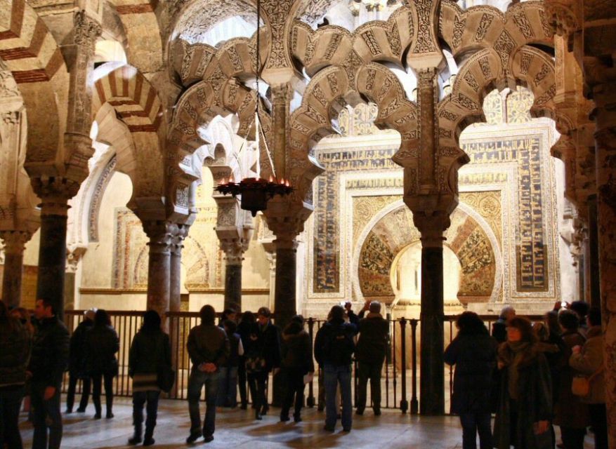 Cordoba: Early Bird Private Tour of the Mosque-Cathedral - After the Guided Hour: Staying for More Photos and Quiet Time (Except Sundays)