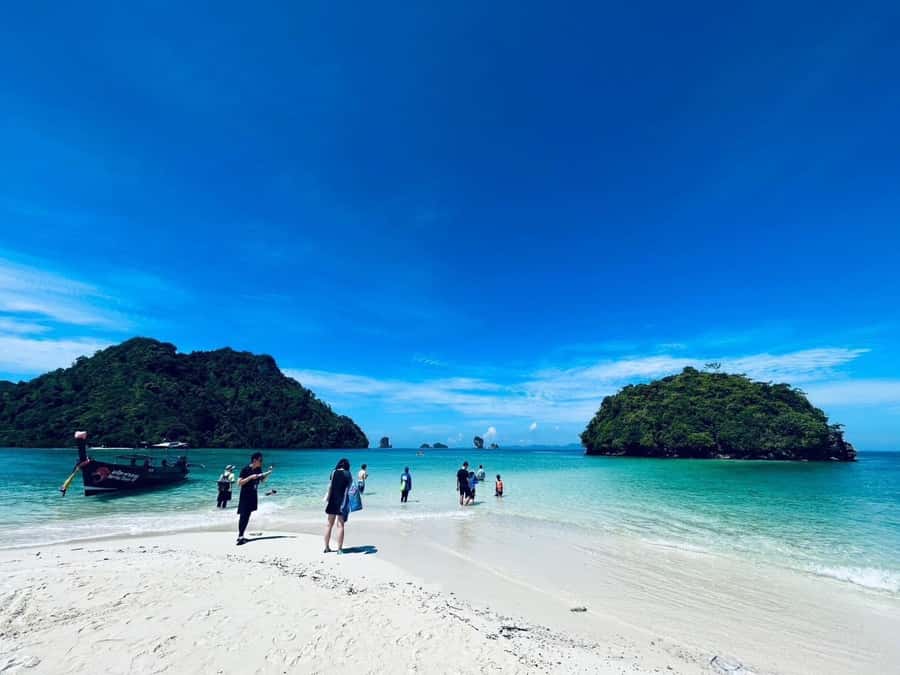 From Krabi: Phi Phi Early Bird & 4 Islands by Speedboat - Koh Mor and Koh Tap: the white sandbar that links the islands