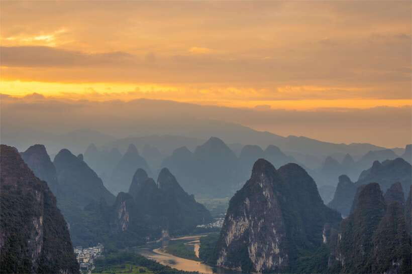 Guilin:1-Day Yangshuo bird's eye view mountains private tour - The 400-step Xianggong climb: how to make it easy