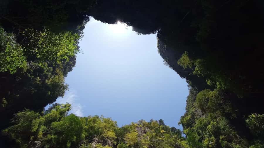 Ko Lanta: Early Bird the Emerald Caves and Koh Kradan Tour - What to Bring for a Comfortable Cave-to-Beach Day