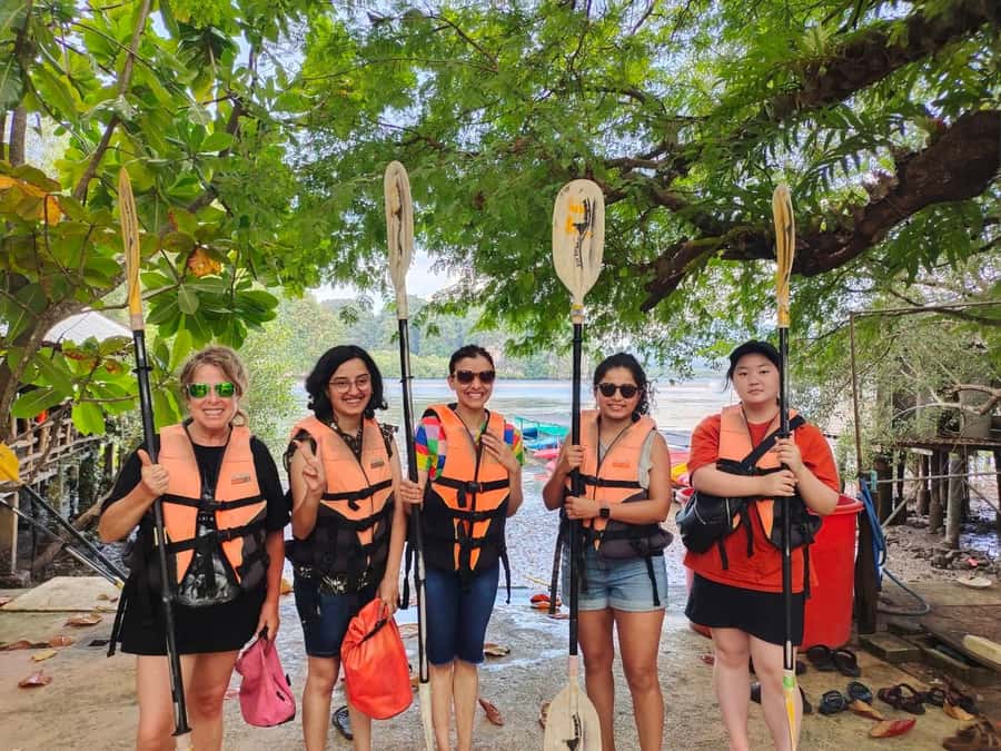 Krabi: Early bird kayak through Ao Thalane on private guide - The swim moment and how to enjoy it safely