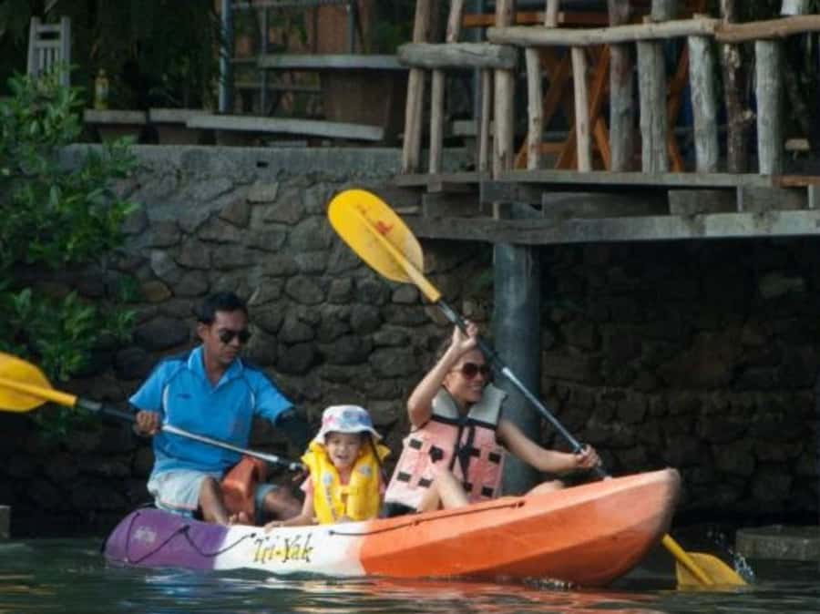 Krabi: Early bird kayak through Ao Thalane on private guide - Thai banana-leaf snacks and coffee: the break you’ll look forward to