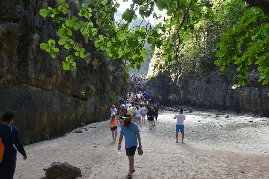 Krabi: Early Bird Phi Phi, Maya & 4 Islands Speedboat Tour - Bamboo Island and Poda Island: sand time that feels like a payoff