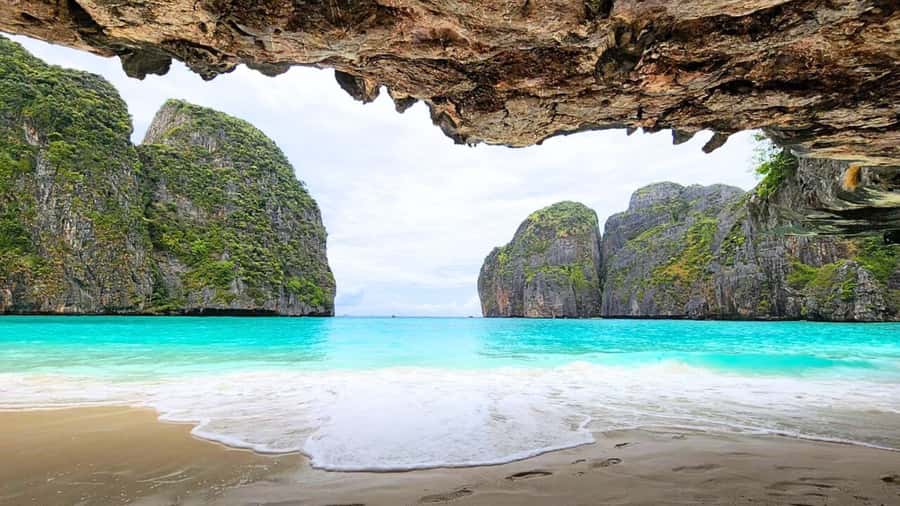 Krabi: Phi Phi Early Bird & 4 Island by Speedboat with Lunch - Ko Poda: the longest final beach and your last swim