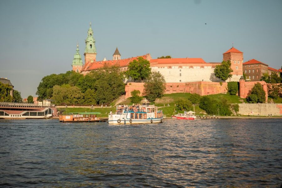 Krakow: Early Bird Vistula River Sightseeing Cruise - Early morning by the Vistula: what the first ride feels like