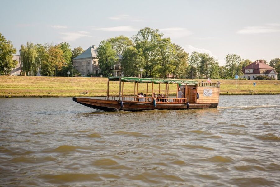 Krakow: Early Bird Vistula River Sightseeing Cruise - Church on the Rock and the river’s visual rhythm