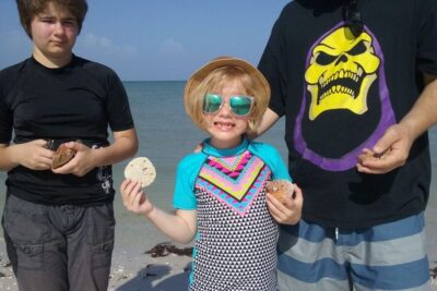 Marco Island: 2-Hour Dolphin, Birding, and Shelling Tour - Your 2-Hour Flow: Boat Time, Wildlife Watching, and Shelling