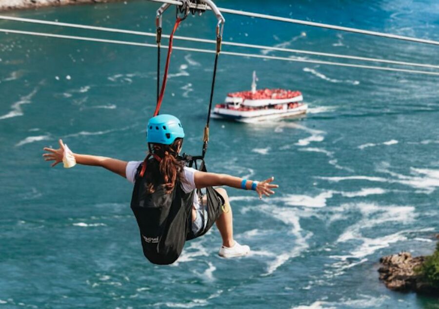 Niagara Falls, Canada: Early Bird Zip Line to The Falls - The small details that can make or break your photos