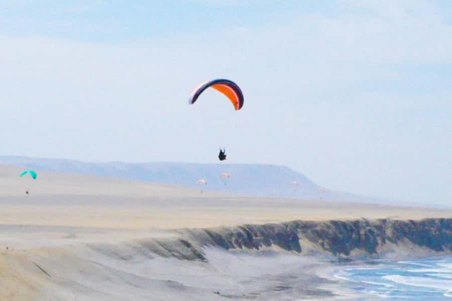 Paracas : Paragliding - Fly Like a Bird - Cerro Maldito, Playa Supay, La Catedral: what you might fly over