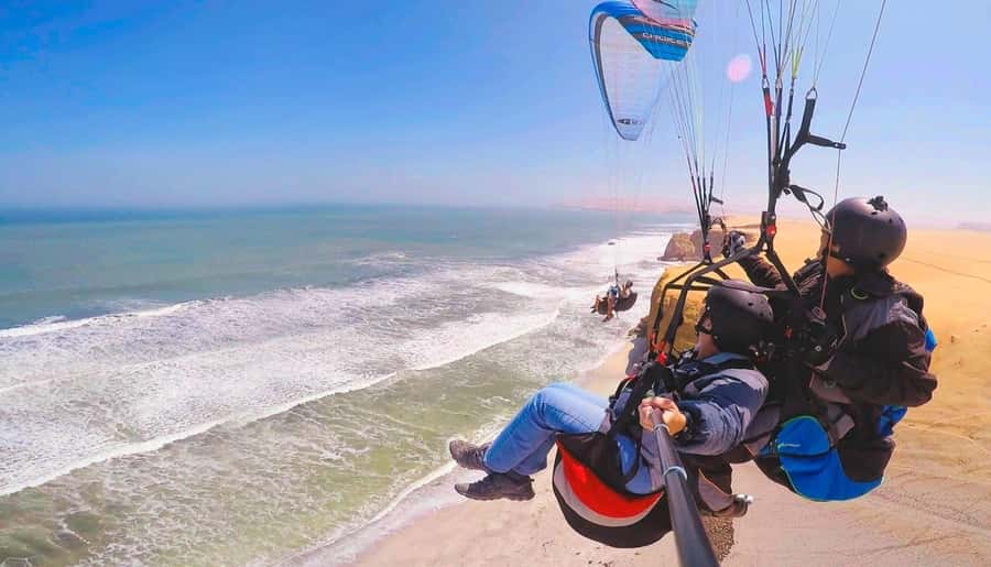 Paracas : Paragliding - Fly Like a Bird - Pickup in Paracas and getting to the reserve