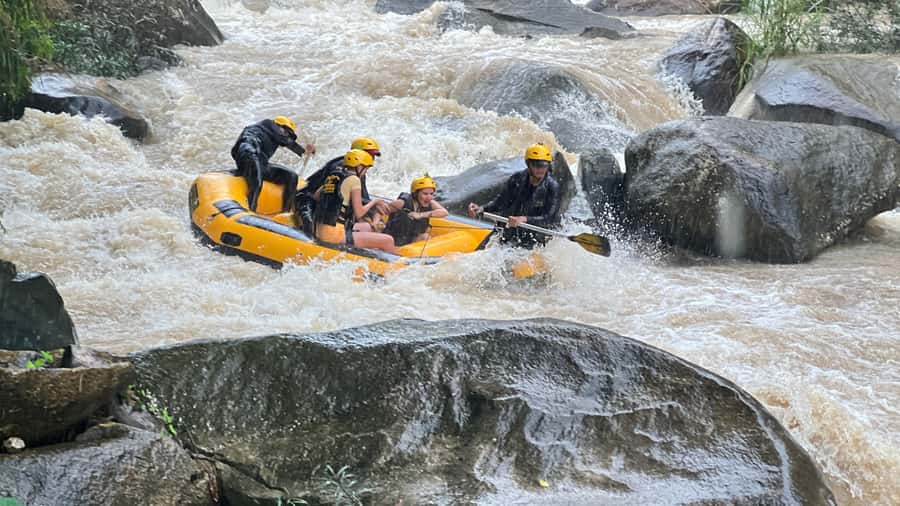 Phuket: White Water Rafting in Phang Nga (Early Bird) - Song Phraek white-water rafting: what 5 km feels like