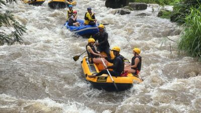 Phuket: White Water Rafting in Phang Nga (Early Bird) - Suwan Kuha Temple (Monkey Cave): a quick stop with real payoff