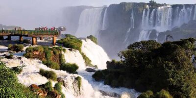 Puerto Iguazu: Iguaza Falls Brazilian Side & Bird Park Tour - Border crossing reality: smooth when it works, slow when it doesn’t
