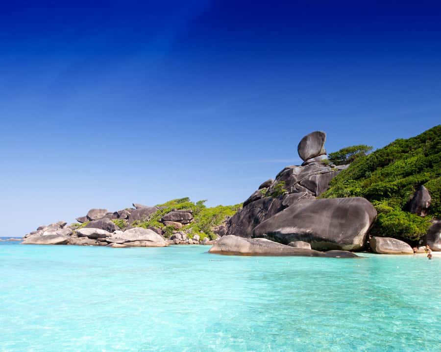 Similan Islands Early-Bird Tour From Phuket and Khao Lak! - Ko Miang lunch and Honeymoon Bay views: the break that resets the day